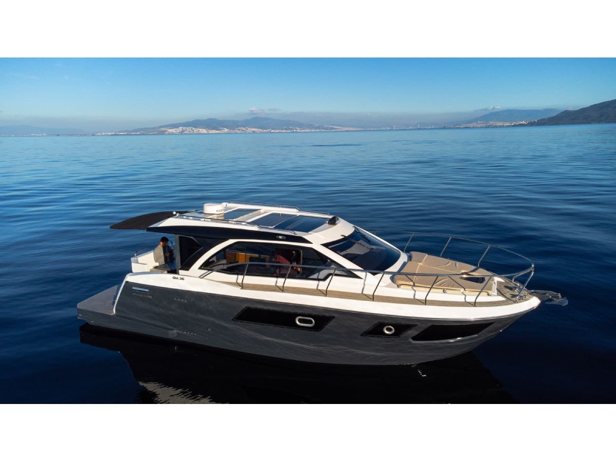 Grande Mare LA SERA GM 38, Aile Tipi Motoryat Konforuyla Yat Dergisi’nde
